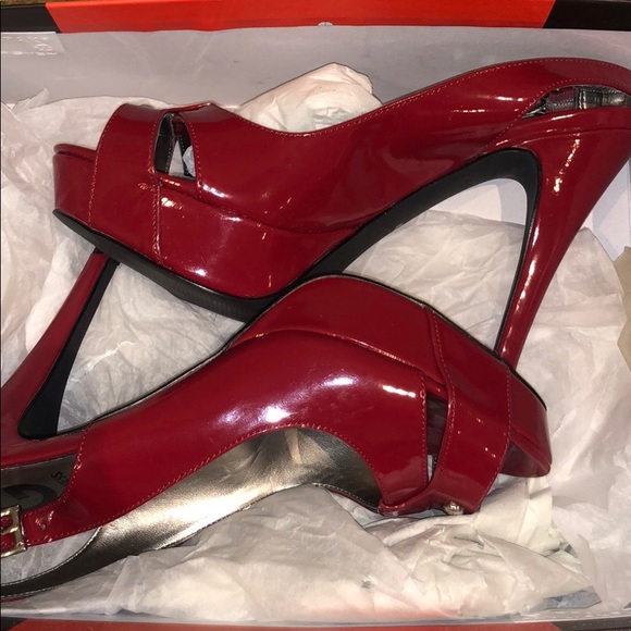 (2/$20) Brand New In Box Guess Heels - Picture 1 of 6